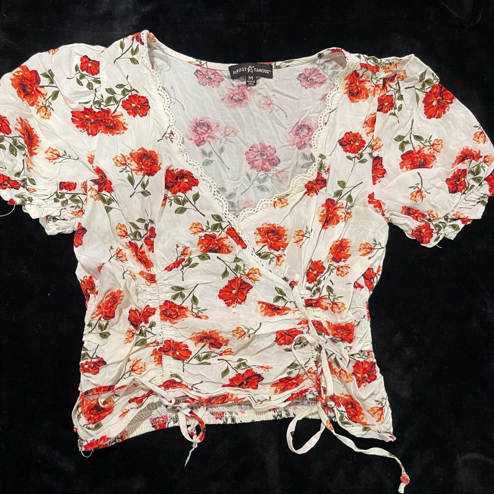Cute adjustable flowered top